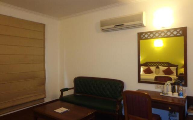 Hotel Ambica Palace