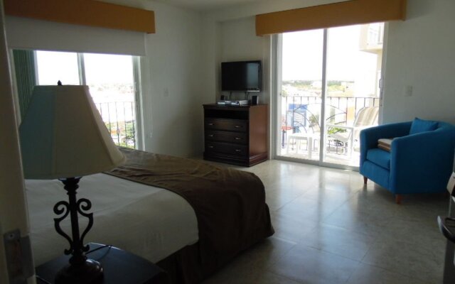 El Cantil Condominiums