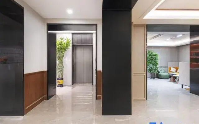 Huapinju Hotel (Urumqi Huijia Times Square)