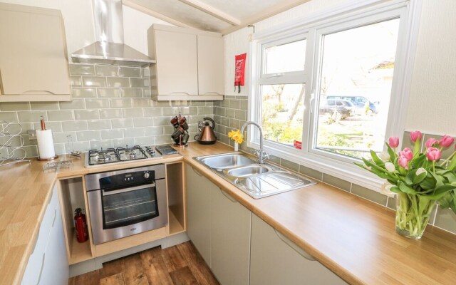 No 4 Elm Drive, Lincoln