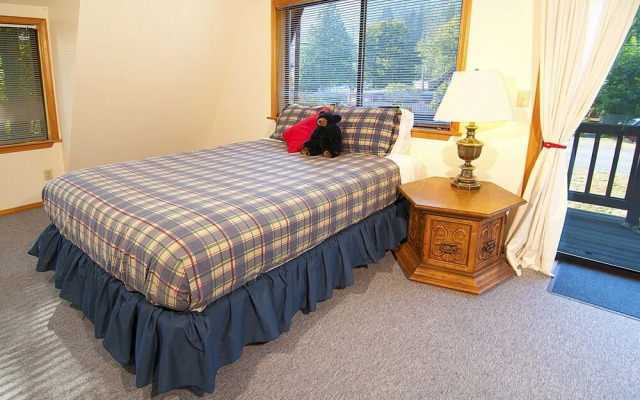 Index River Roost - Three Bedroom Cabin with River View