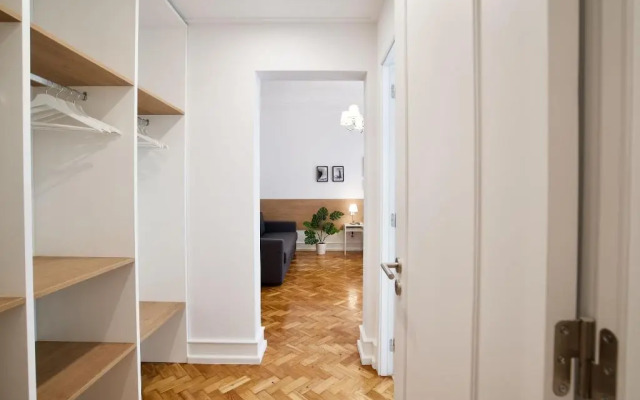 Home Out Rooms & Apartments