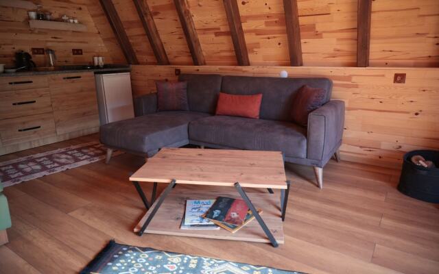 Engreens Suit Bungalov