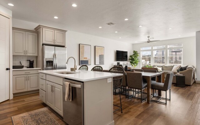 Sun-kissed Retreat 9 Bedroom Home