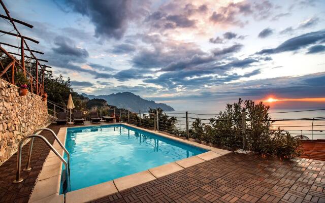 Villa Gioiello - Sea View Pool With Chromotherapy
