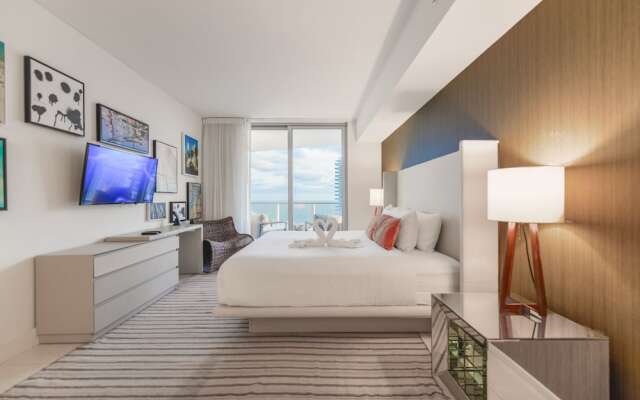 Luxury Condo Wocean Views Close To Beach