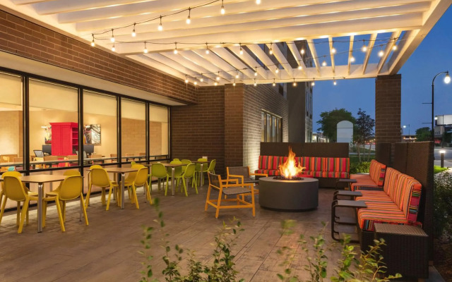 Home2 Suites By Hilton Milwaukee West