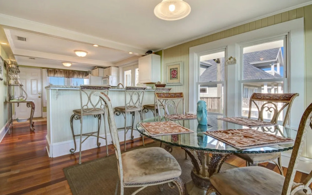 Rustic Ocean Front Cottage by RedAwning