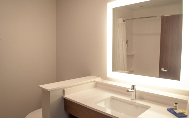 Holiday Inn Express & Suites Edmonton N - St. Albert by IHG