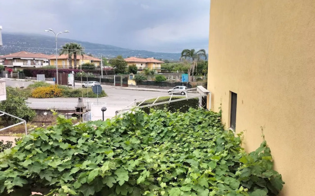 Cozy Apartment in Taormina for 4 Guests - Fondachello