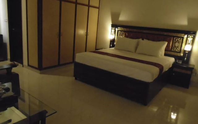 Lotus 1 Hotel