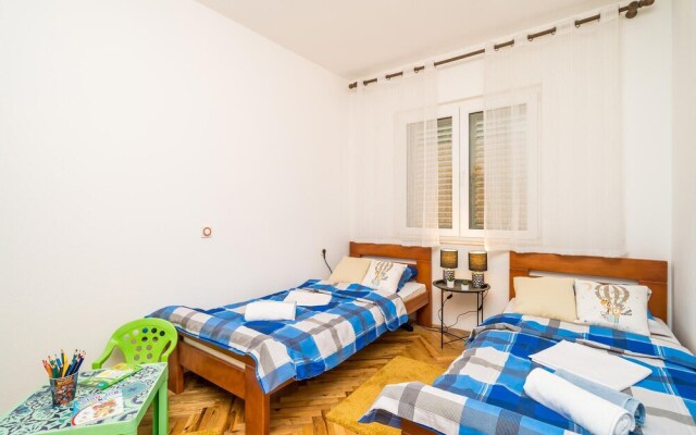 Awesome Apartment in Mlini With Jacuzzi, 3 Bedrooms and Wifi