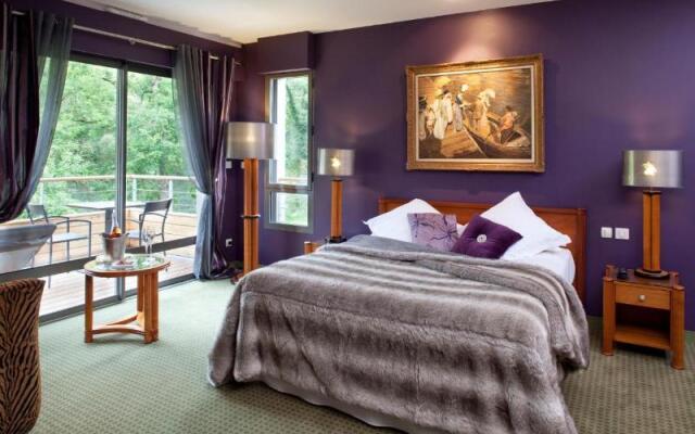 Logis Hotel la Source Bleue