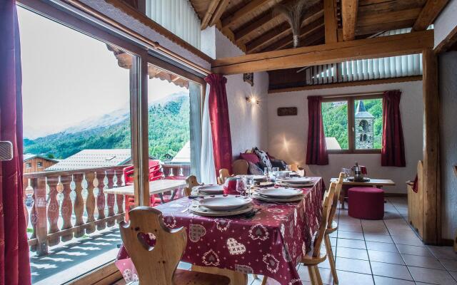 Luxury chalet apartment with fireplace in les Trois Vallées