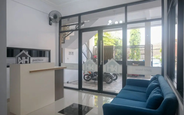 RedDoorz Syariah near UNIMUS Semarang