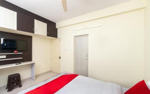 OYO 28658 The Swarg Residence