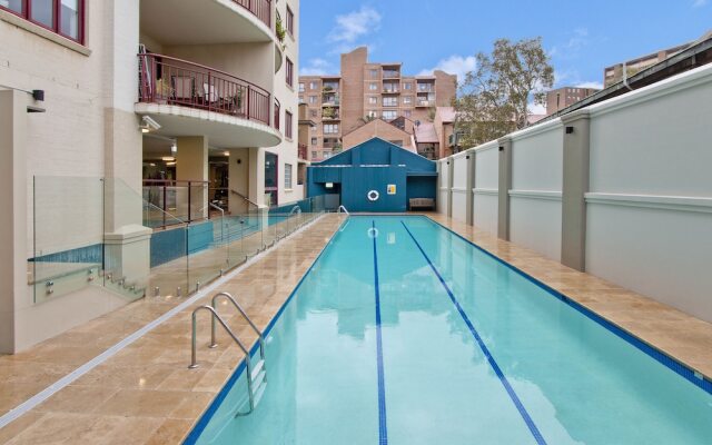 Expansive Views From Sydney 1 Bedroom Apartment