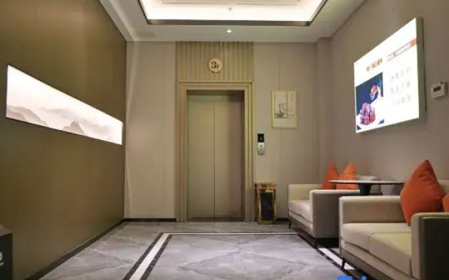 Xinzheng Beiyuan Famous Hotel