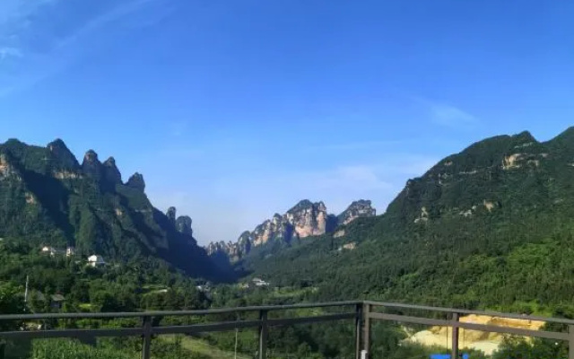 Wulingyuan Heart Awakening Lodge – Outside – Zhangjiajie