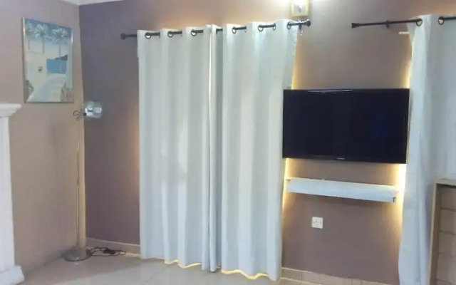 Leez Luxury Apartment