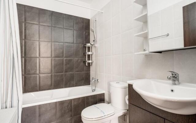 Lovely 2 Bedroom Family Apartment w/ Pool