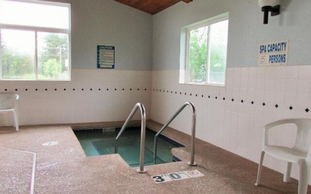 AmeriVu Inn & Suites - Cumberland