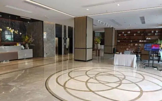 Golden LEAF Hotel