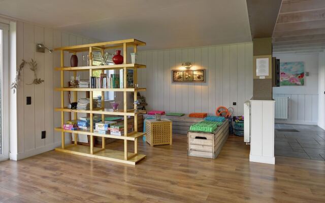 Beautiful Holiday Home with shared Pool in Eprave