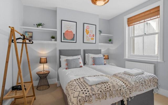 The Townhouse By My Getaways Free Parking