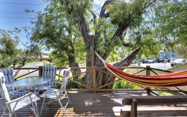 Longboard, 11 Boulder Bay Road