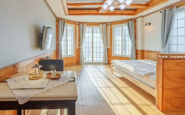 Geoje Come and Stay Pension