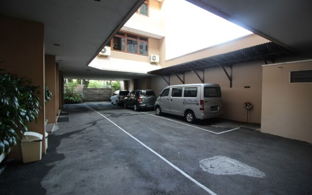 RedDoorz Premium @ Slamet Riyadi 2