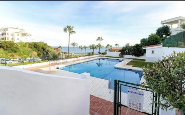 SunRise Sea Views Eco Apartment With Swimming Pool