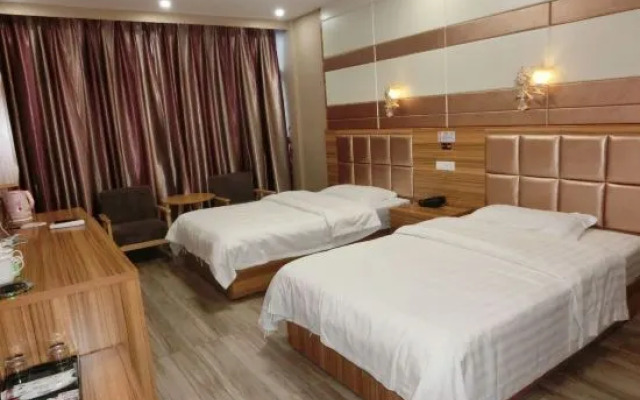 Macheng Fuhao Business Hotel