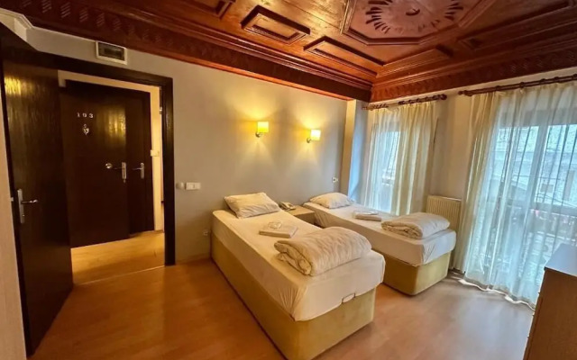 Adil Konak Hotel