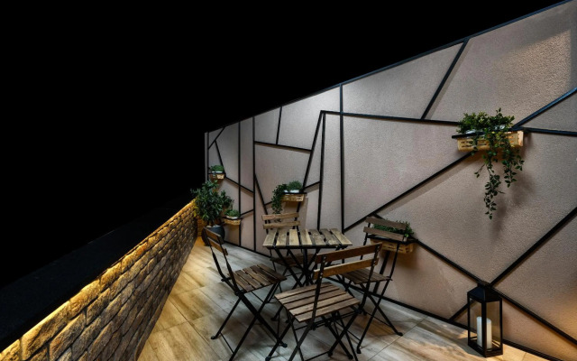 One Luxury Suites