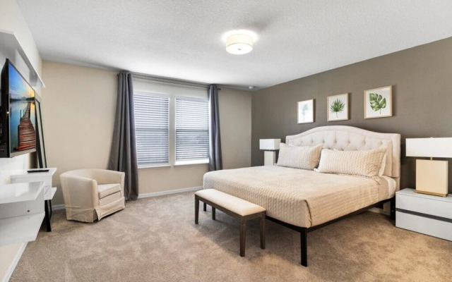 Summer Deal! 5 Bdrm Solterra Home!