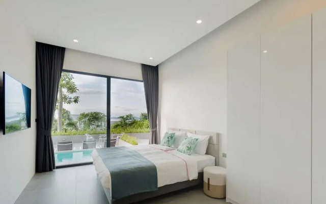 Yamu Hills Panoramic Ocean View 6 Bed Luxury Vila