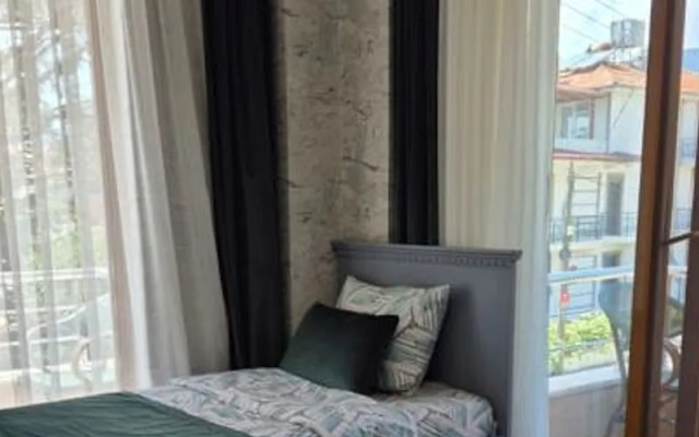 Akçay Pembe Köşk Otel