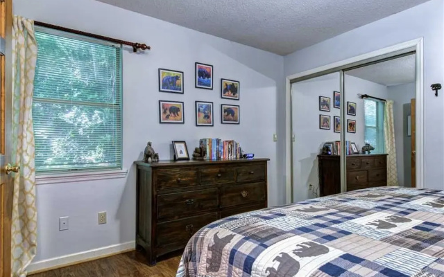 Eagles Nest II - Two Bedroom Cabin