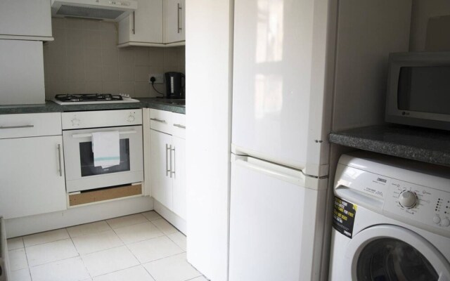 2BR Home Near Trendy Shoreditch, 6 Guests!