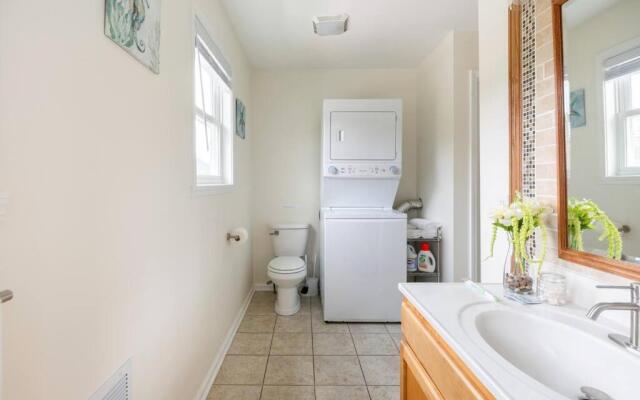 *Cozy Studio Carriage House- Minutes from Downtown