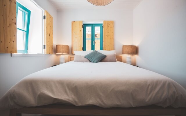 Azenhas do Mar West Coast Design & Surf