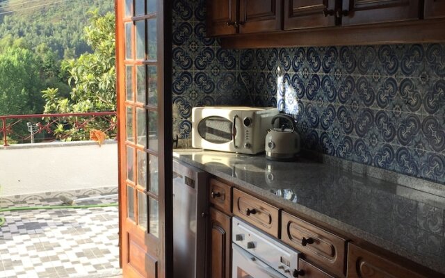 Villa Bouro - Stunning 4-bed Villa Near Geres