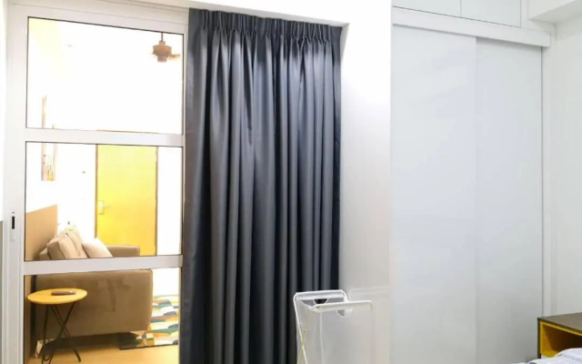 REVO at AURORA PLACE, Pavilion 2, 5 Minutes To AXIATA ARENA BUKIT JALIL FREE WIFI by De Harlequins Guesthouse – Guest Rooms – Kuala Lumpur
