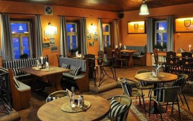 Hotel Plešivec