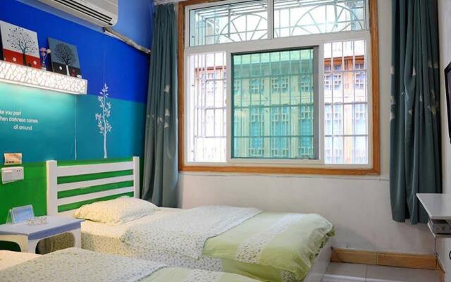 Fenghuang Encounter Inn