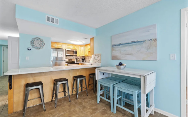 Island Winds West 471