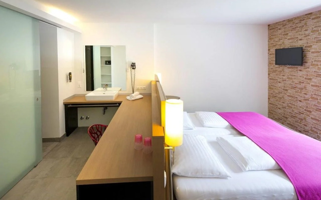 TheHotel (Adults only)