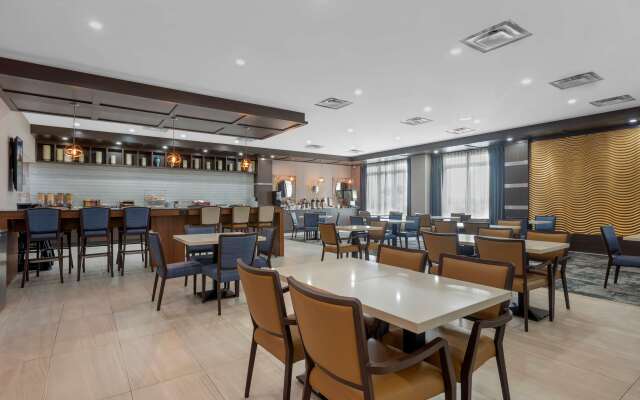Best Western Premier Executive Residency Medicine Hat